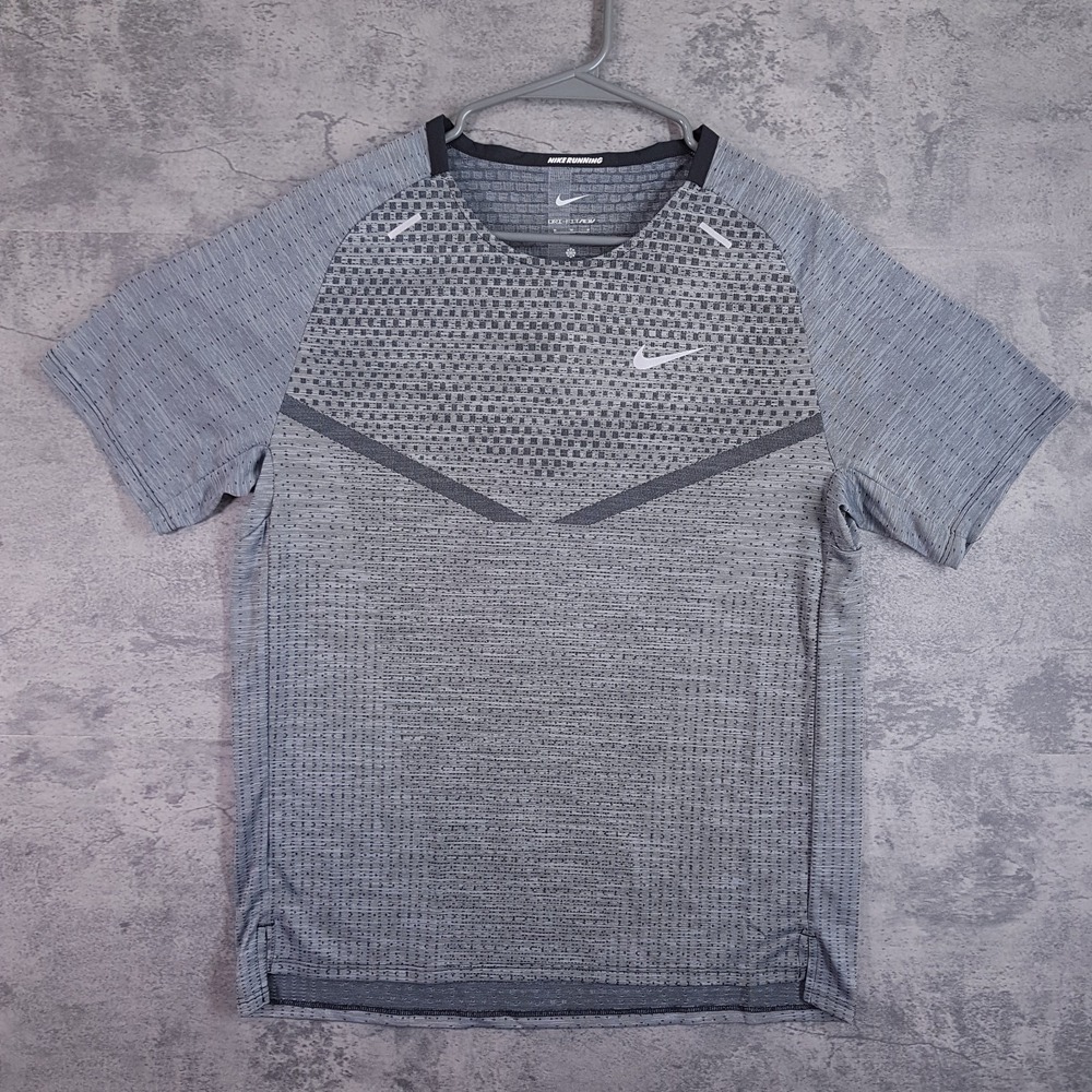 NIKE Tech Knit Dri-FIT ADV Running‎ Shirt Mens Size MEDIUM Grey DM4753-010